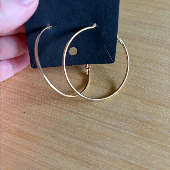Elegant Gold Hoop Earrings - Picture 1 of 2